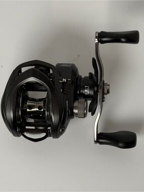 Lew's SS1HA Speed Spool LFS Baitcast Reel RH 6.8:1 Black